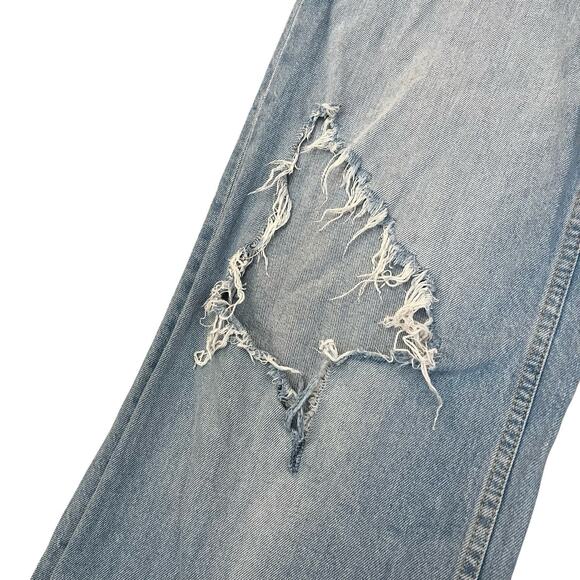 BDG Womens Skater Baggy Jeans Sz 24 Light Wash Ripped Distressed Wide Leg Cuffed - Picture 3 of 13